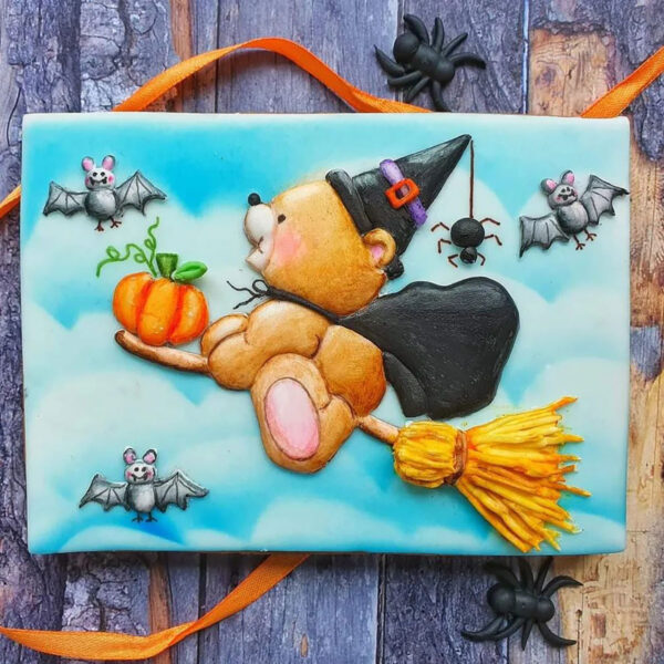 Бисквитка на тема Хелоуин - Мече Вещерче #02